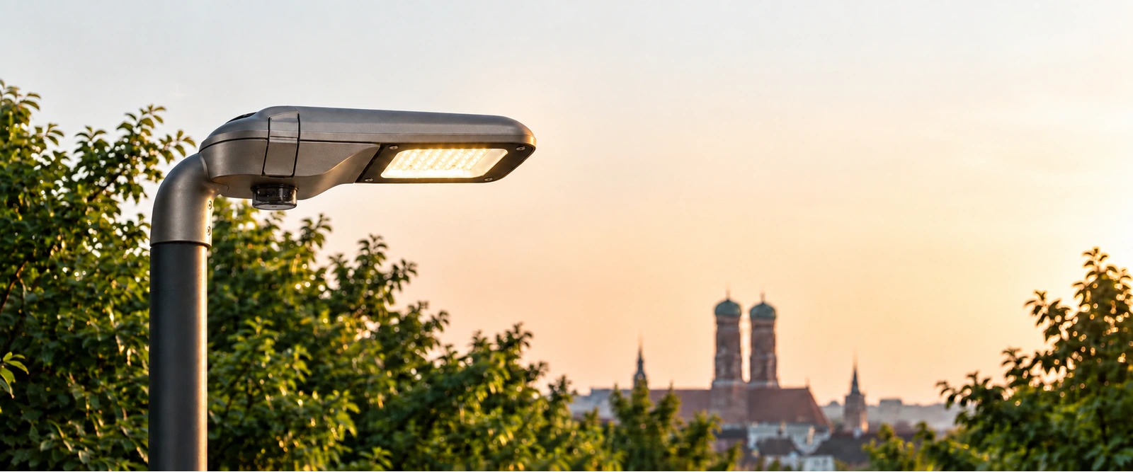Straßenleuchte mit EnvioLux™ Sensor