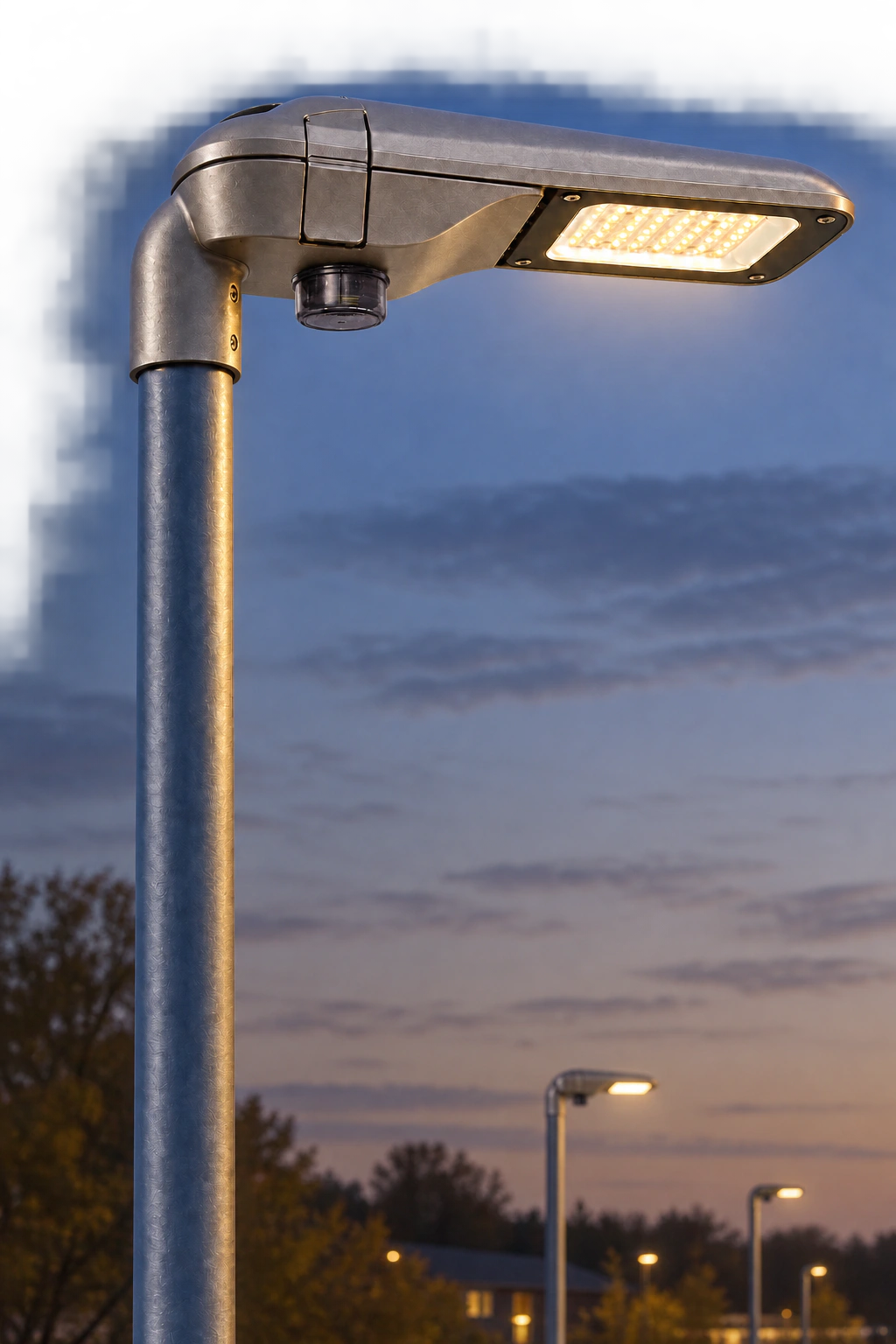 EnvioLux™ EB23 mit EnvioLux™ Sense, unterhalb der Leuchte montiert