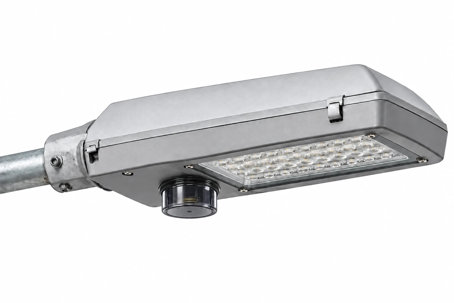 Bestehende LED-Straßenleuchte mit montiertem EnvioLux™ Sense Node